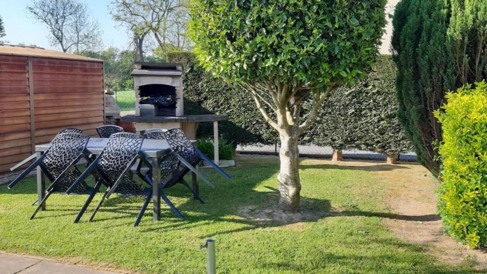 Gite "Au P'Tit Tourois" De Plain-Pied Tout Confort Avec Veranda Proche D'Omaha Beach Et De Bayeux Accueillant Les Animaux Luaran gambar